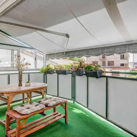 Spacious Rustic 2br With Terrace & Parking Apartament Split