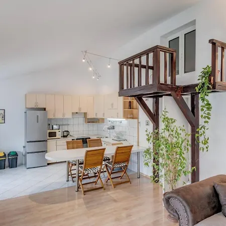 Spacious Rustic 2br With Terrace & Parking * Split