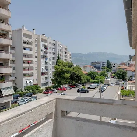 Διαμέρισμα Spacious Rustic 2Br With Terrace & Parking *