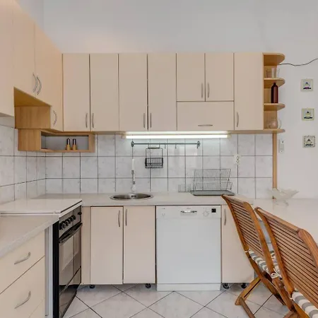 Διαμέρισμα Spacious Rustic 2Br With Terrace & Parking Σπλιτ