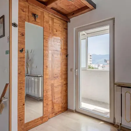 Apartament Spacious Rustic 2br With Terrace & Parking *